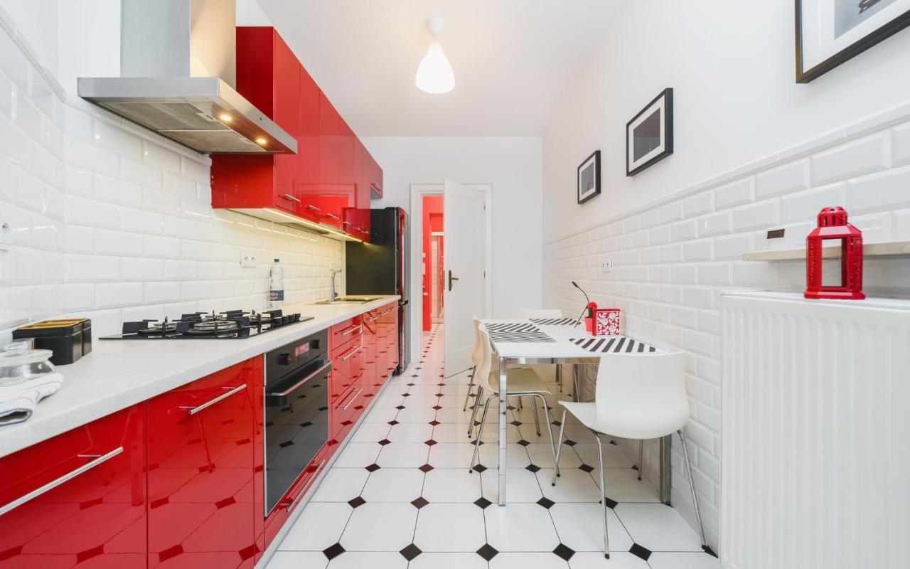 Modern Urban Escape - Old Town Apartment - By Upstairs Krakow Exterior photo