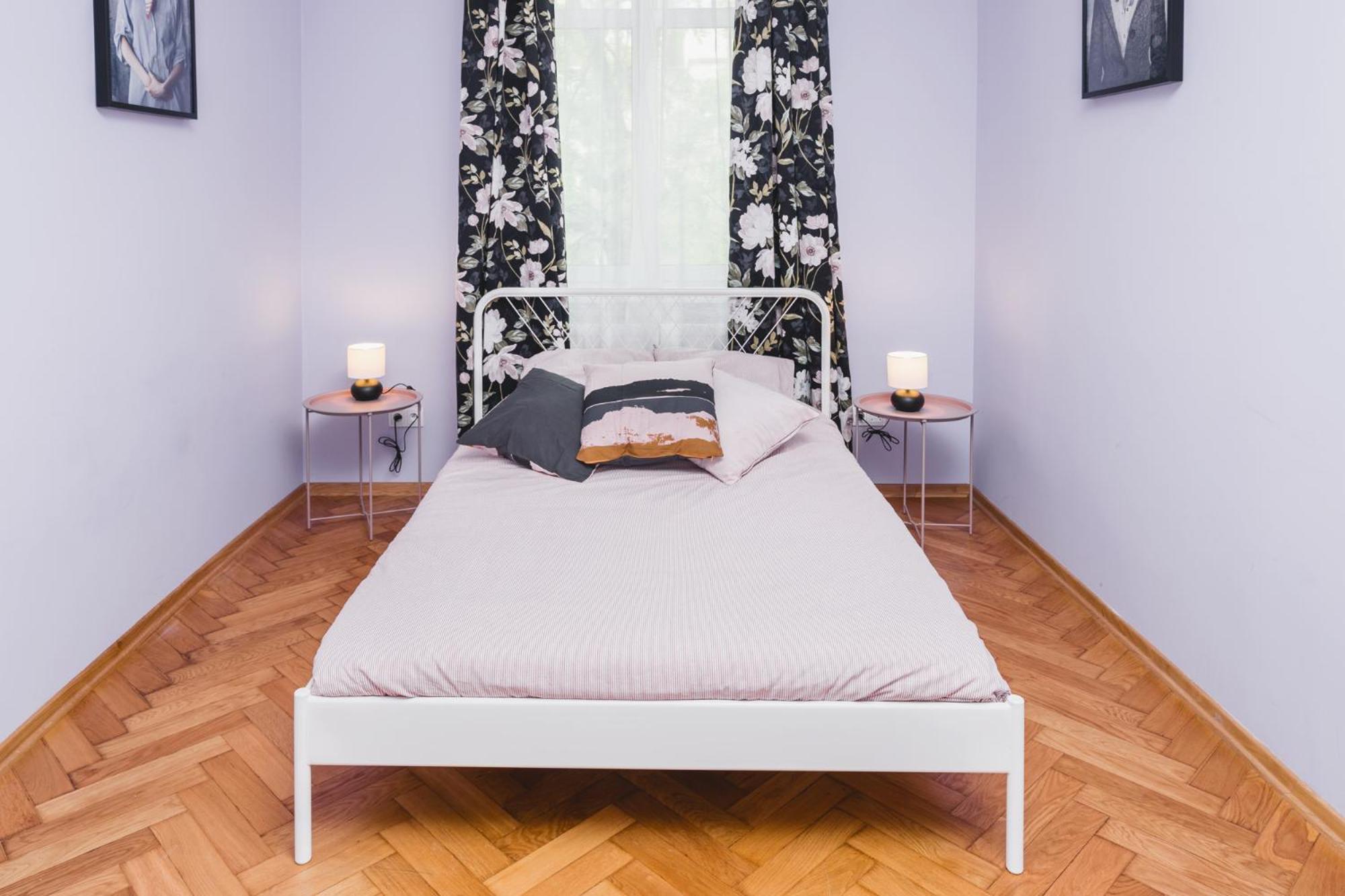 Modern Urban Escape - Old Town Apartment - By Upstairs Krakow Exterior photo