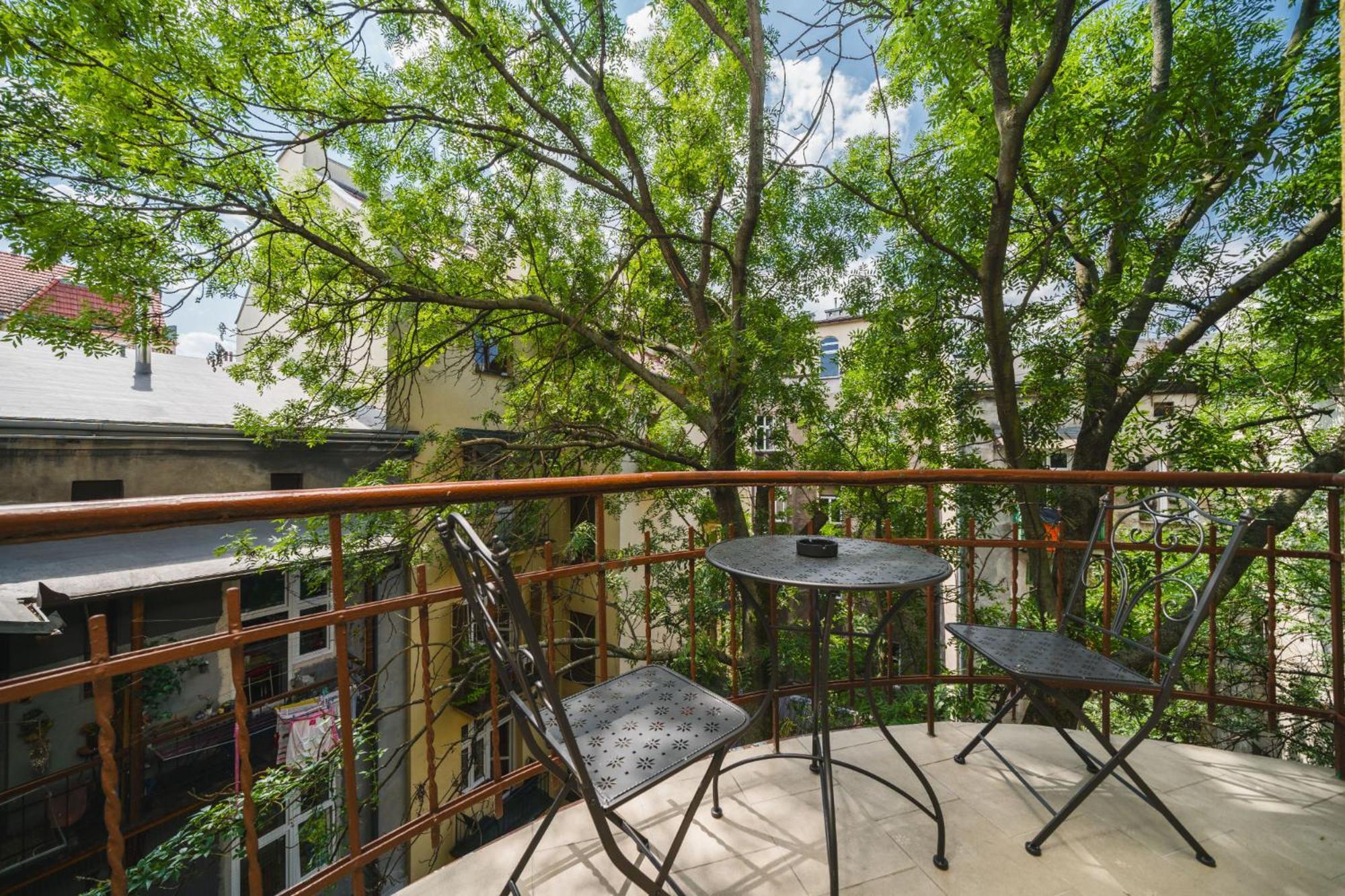 Modern Urban Escape - Old Town Apartment - By Upstairs Krakow Exterior photo