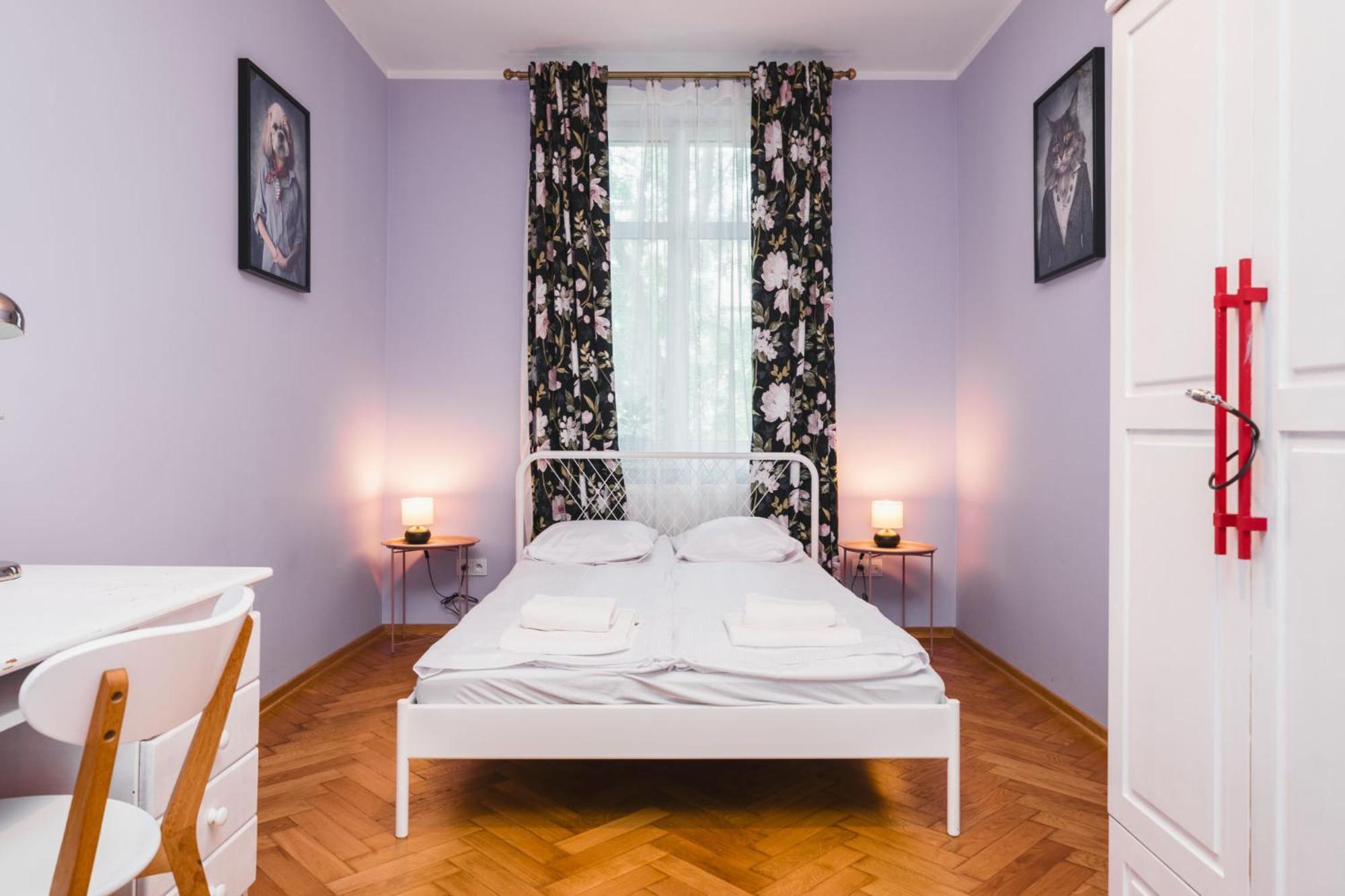 Modern Urban Escape - Old Town Apartment - By Upstairs Krakow Exterior photo